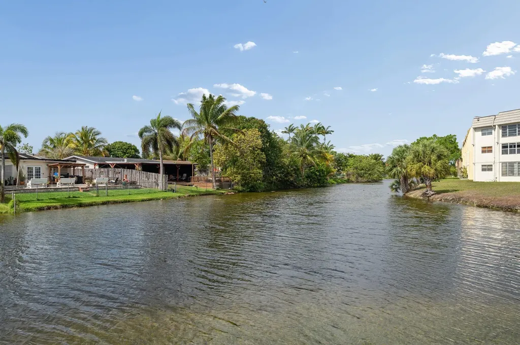 8305 Sunrise Lakes Boulevard Sunrise FL 33322