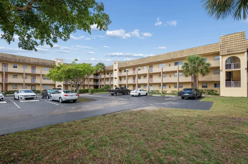 8305 Sunrise Lakes Boulevard Sunrise FL 33322
