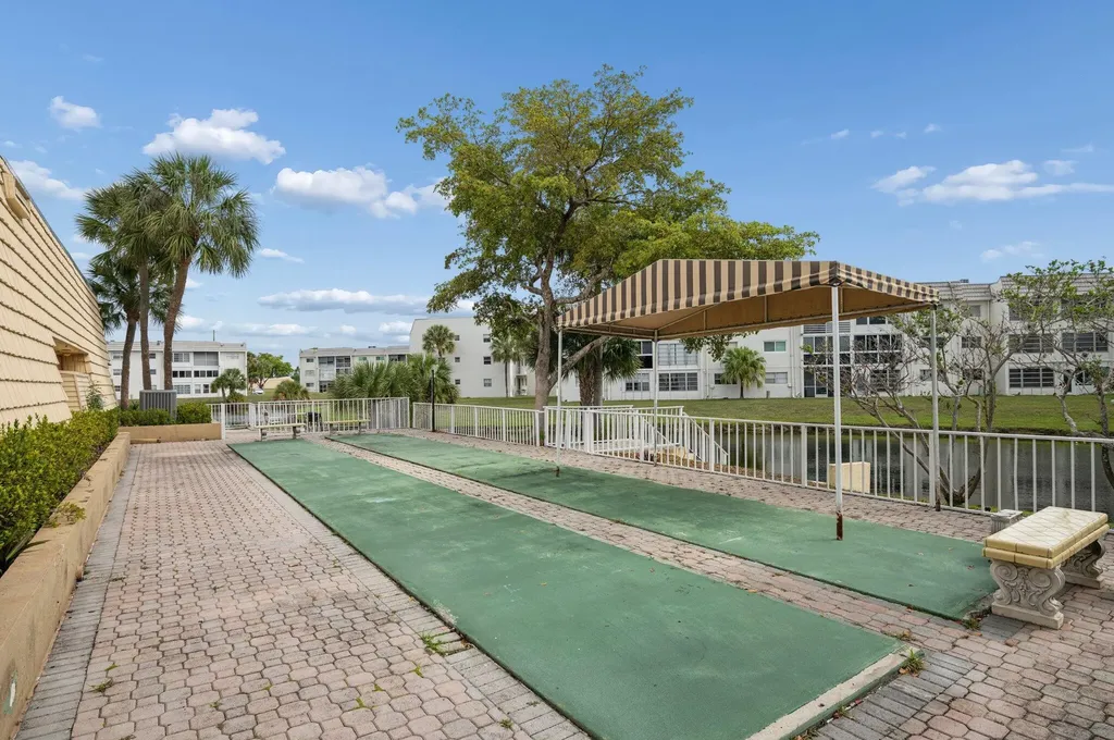 8305 Sunrise Lakes Boulevard Sunrise FL 33322