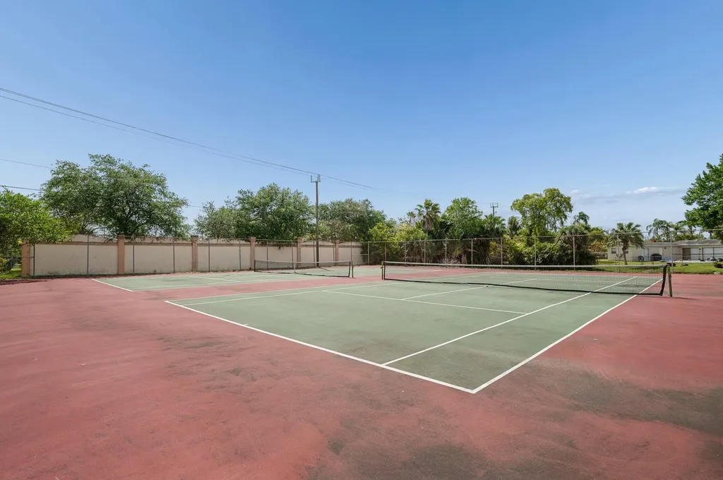 8305 Sunrise Lakes Boulevard Sunrise FL 33322