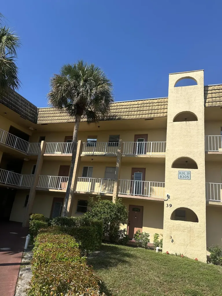 8305 Sunrise Lakes Boulevard Sunrise FL 33322