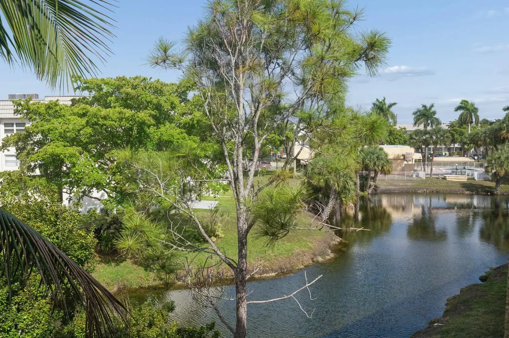 8305 Sunrise Lakes Boulevard Sunrise FL 33322