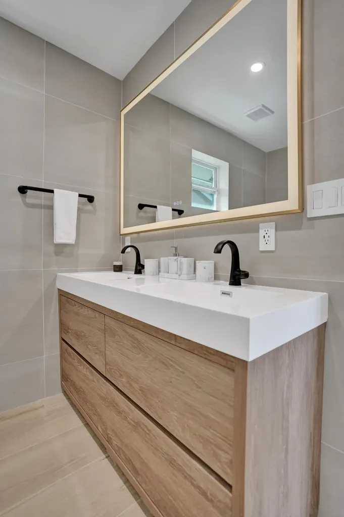 885 Nafa Drive Boca Raton FL 33487