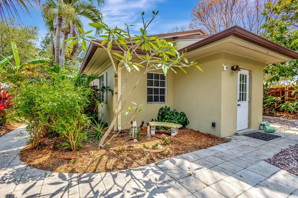 227 NE 12th Street Delray Beach FL 33444