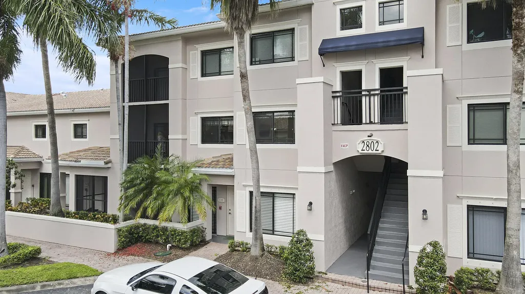 2802 Sarento Place Palm Beach Gardens FL 33410