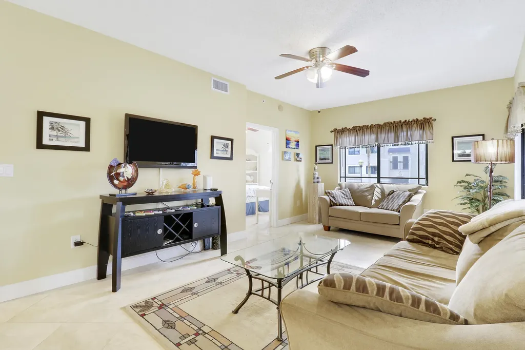 2802 Sarento Place Palm Beach Gardens FL 33410