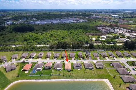 879 Bent Creek Drive Fort Pierce FL 34947