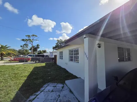 1327 SW 22nd Avenue Fort Lauderdale FL 33312