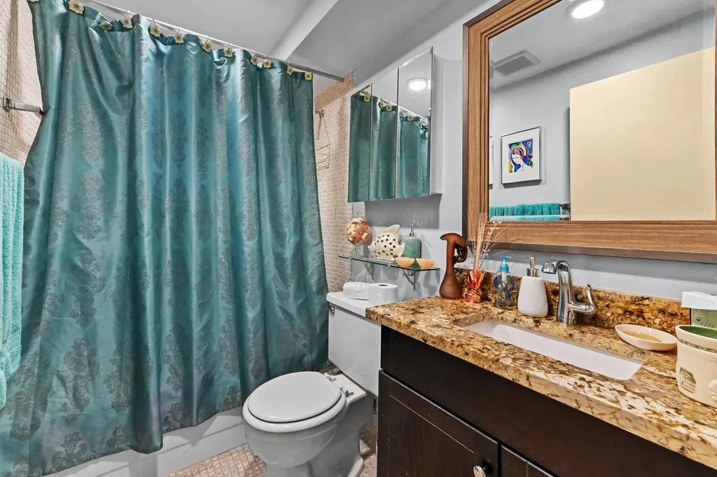 211 Piedmont E Delray Beach FL 33484