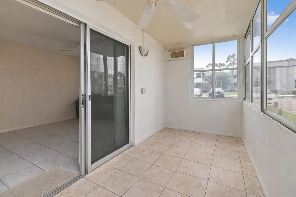 211 Piedmont E Delray Beach FL 33484