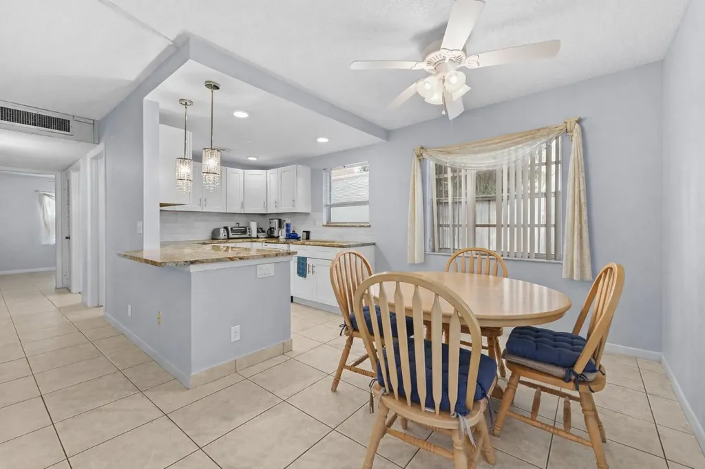211 Piedmont E Delray Beach FL 33484