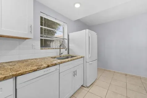 211 Piedmont E Delray Beach FL 33484