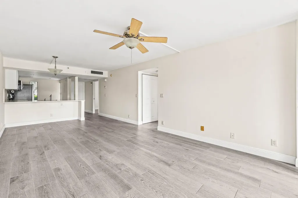 17 Royal Palm Way Boca Raton FL 33432
