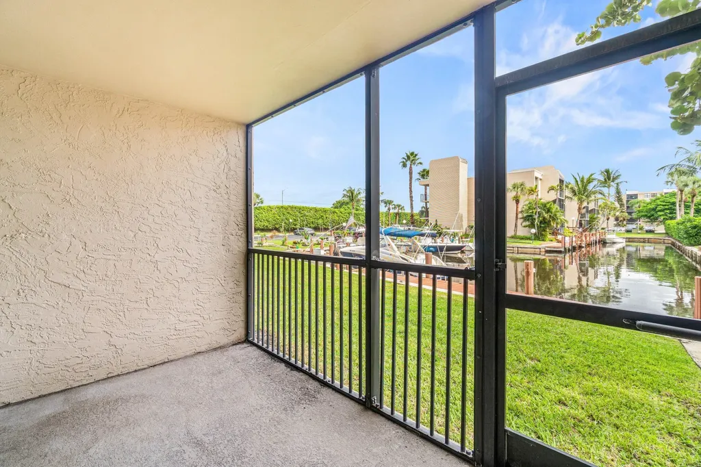 17 Royal Palm Way Boca Raton FL 33432