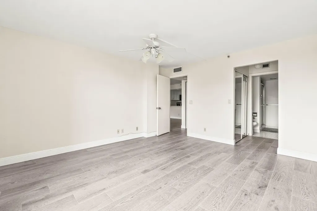 17 Royal Palm Way Boca Raton FL 33432