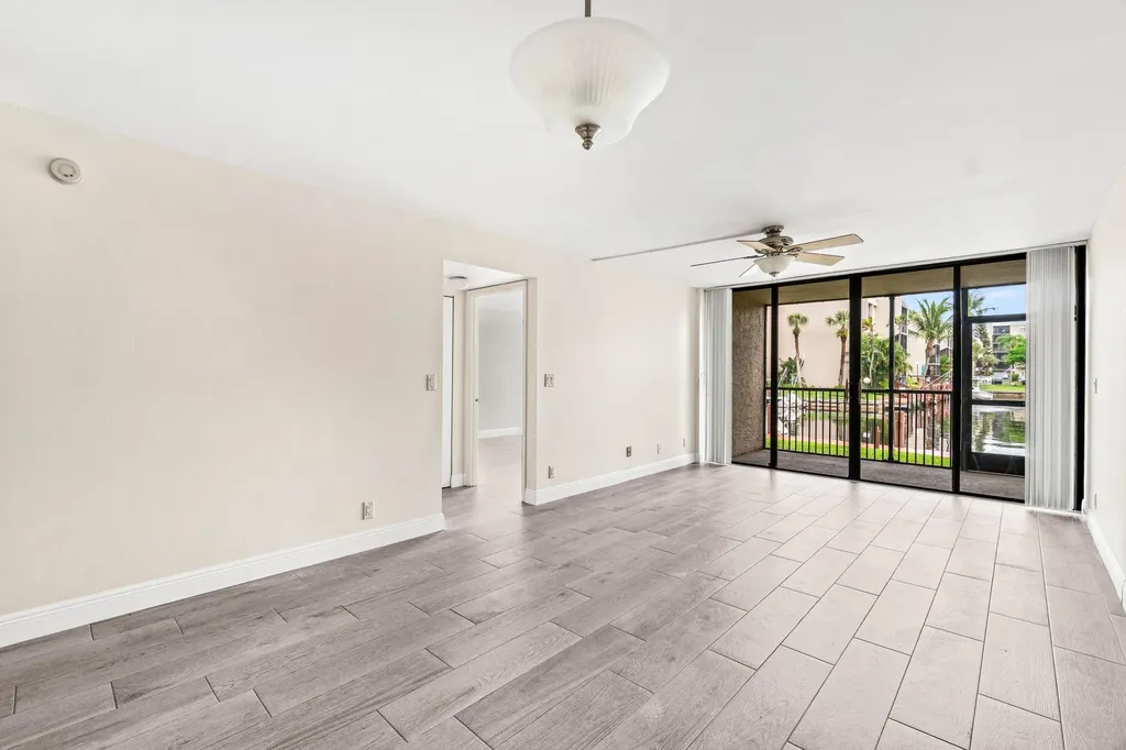 17 Royal Palm Way Boca Raton FL 33432