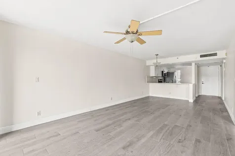 17 Royal Palm Way Boca Raton FL 33432