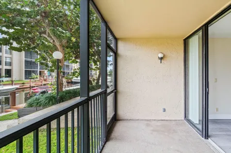 17 Royal Palm Way Boca Raton FL 33432
