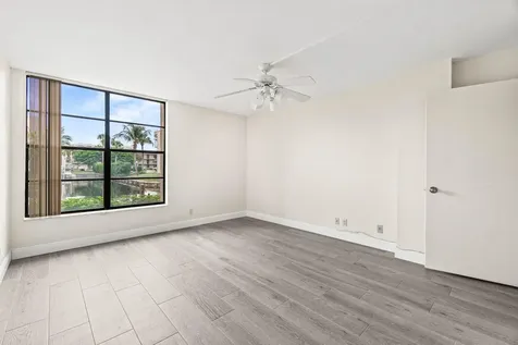 17 Royal Palm Way Boca Raton FL 33432