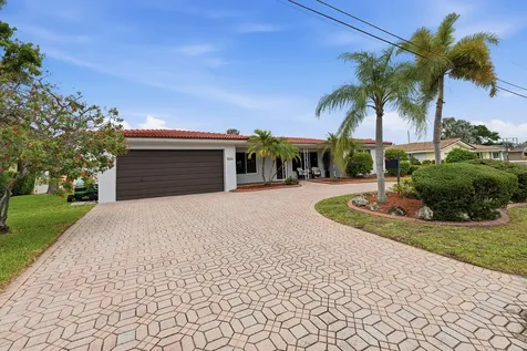 2211 NE 32nd Street Lighthouse Point FL 33064