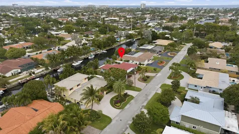 2211 NE 32nd Street Lighthouse Point FL 33064