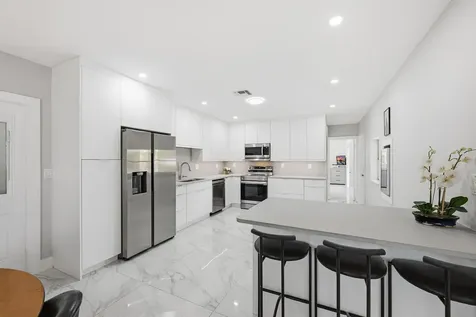 2211 NE 32nd Street Lighthouse Point FL 33064