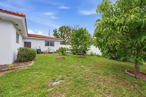 2211 NE 32nd Street Lighthouse Point FL 33064