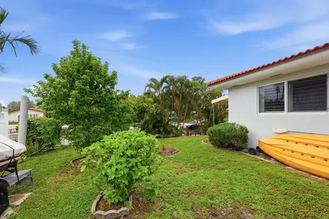 2211 NE 32nd Street Lighthouse Point FL 33064