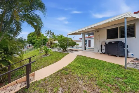 2211 NE 32nd Street Lighthouse Point FL 33064