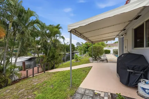 2211 NE 32nd Street Lighthouse Point FL 33064