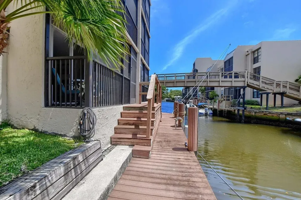 3 Royal Palm Way Boca Raton FL 33432