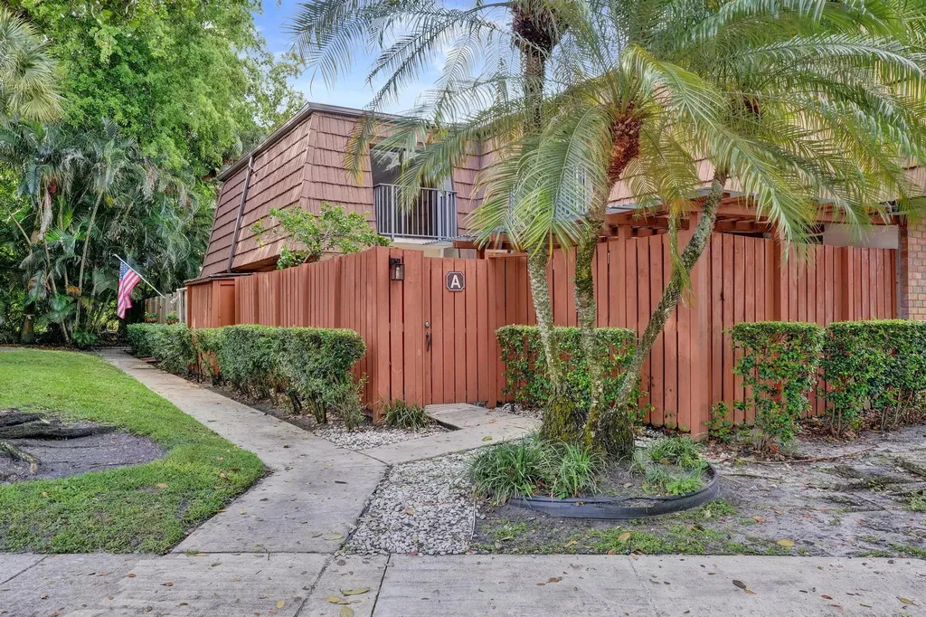 9111 SW 20th Street Davie FL 33324