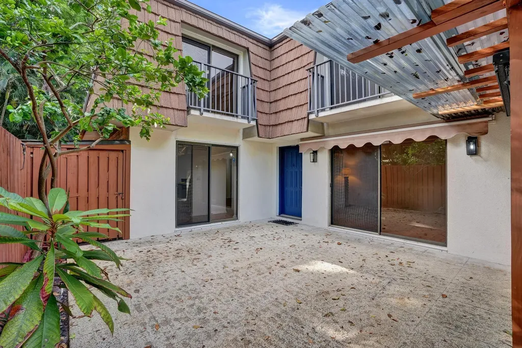 9111 SW 20th Street Davie FL 33324
