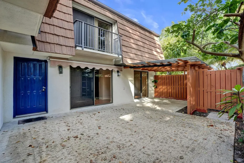 9111 SW 20th Street Davie FL 33324