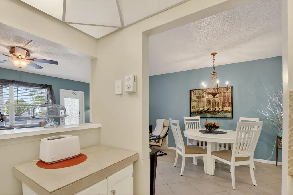 2010 N Farnham N Deerfield Beach FL 33442