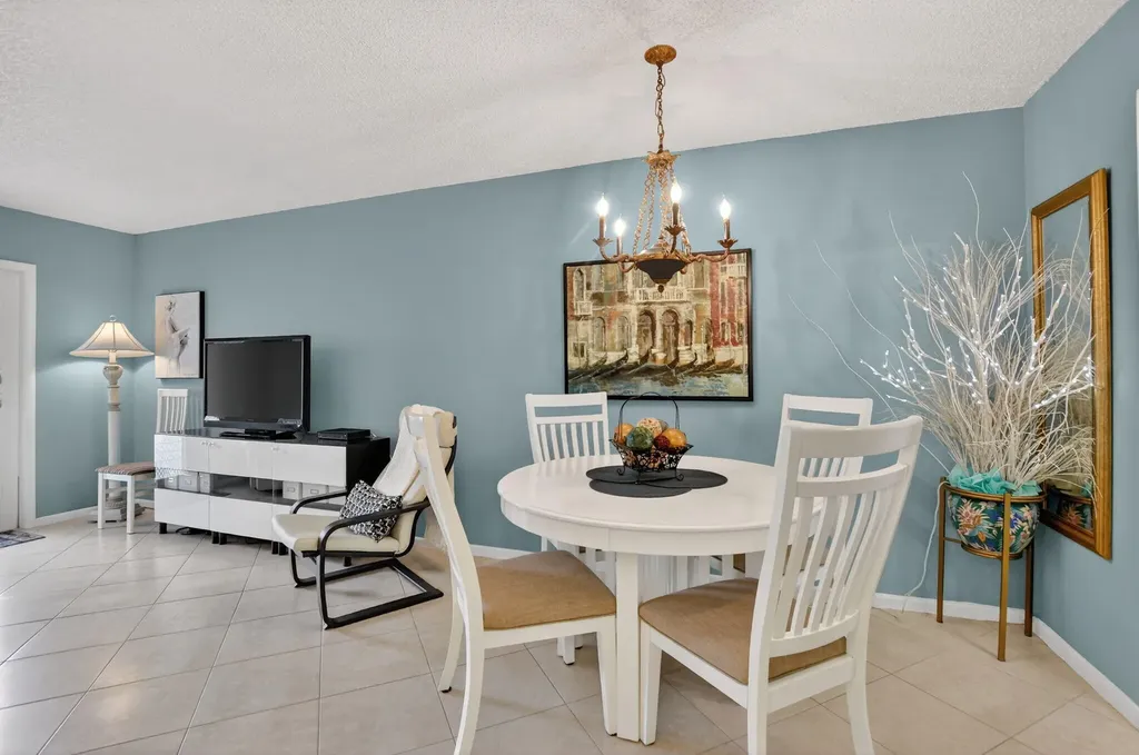 2010 N Farnham N Deerfield Beach FL 33442