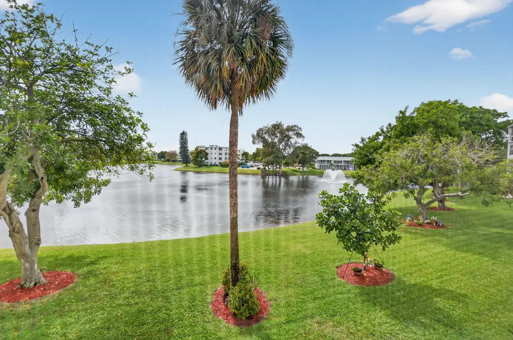 2010 N Farnham N Deerfield Beach FL 33442