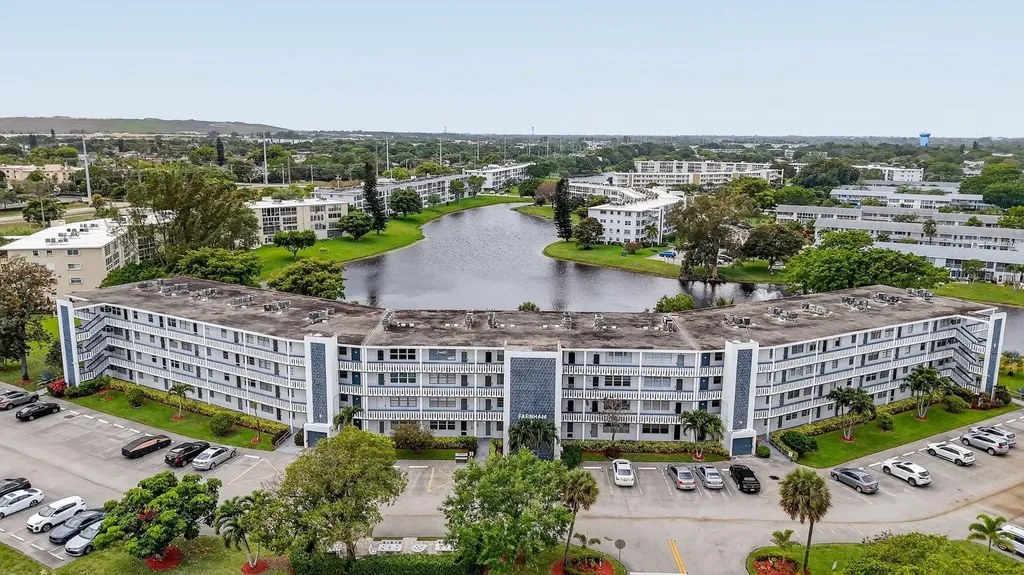 2010 N Farnham N Deerfield Beach FL 33442