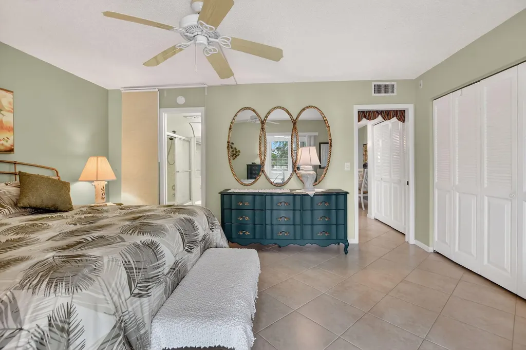 2010 N Farnham N Deerfield Beach FL 33442