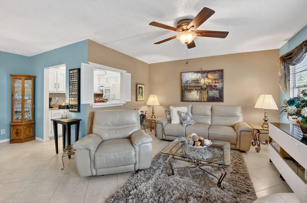 2010 N Farnham N Deerfield Beach FL 33442
