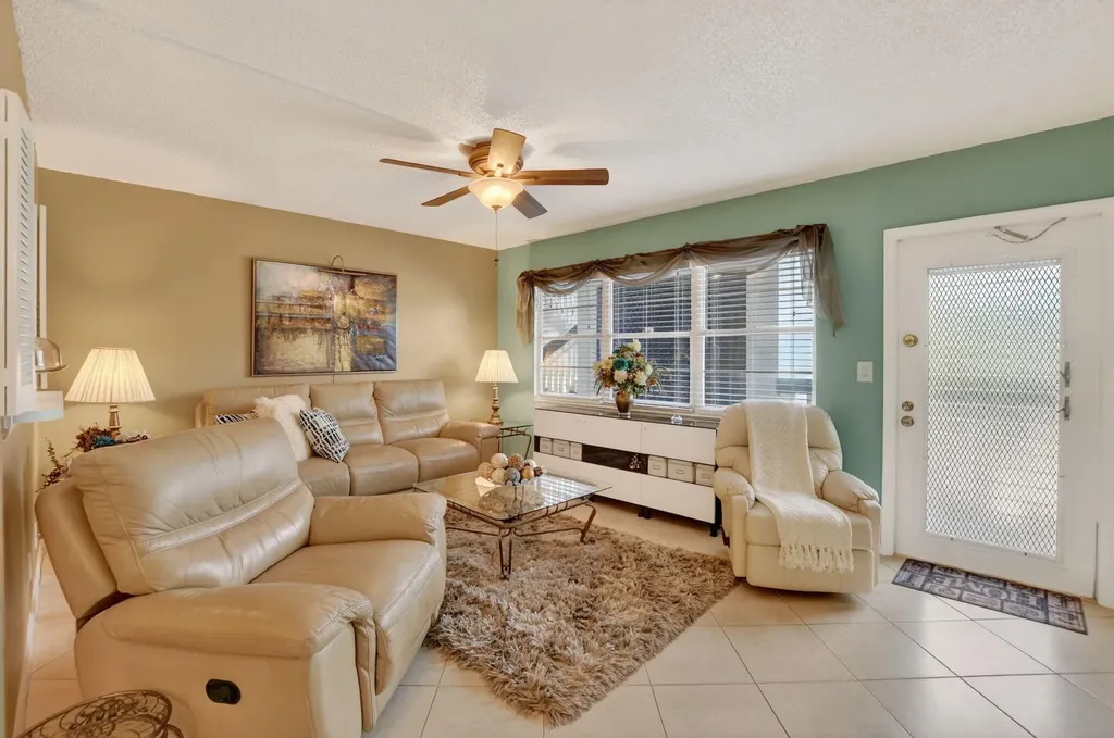 2010 N Farnham N Deerfield Beach FL 33442