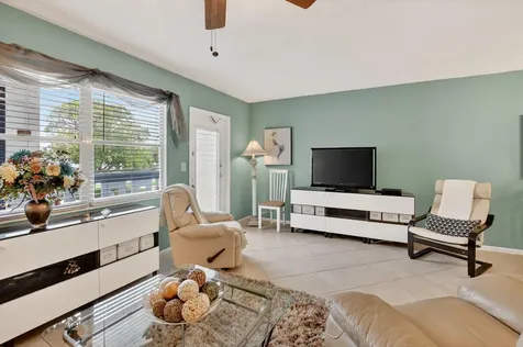 2010 N Farnham N Deerfield Beach FL 33442