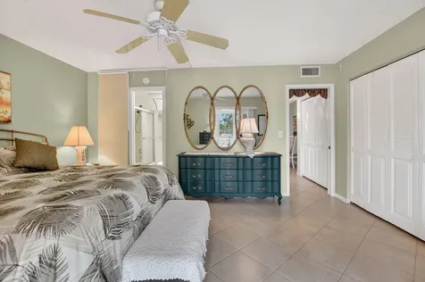 2010 N Farnham N Deerfield Beach FL 33442