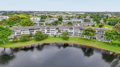 2010 N Farnham N Deerfield Beach FL 33442
