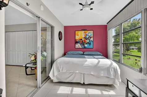 2010 N Farnham N Deerfield Beach FL 33442