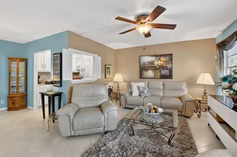 2010 N Farnham N Deerfield Beach FL 33442