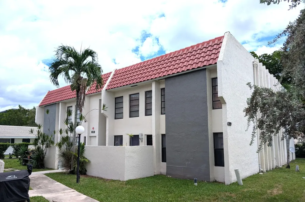 3199 Coral Hills Drive Coral Springs FL 33065