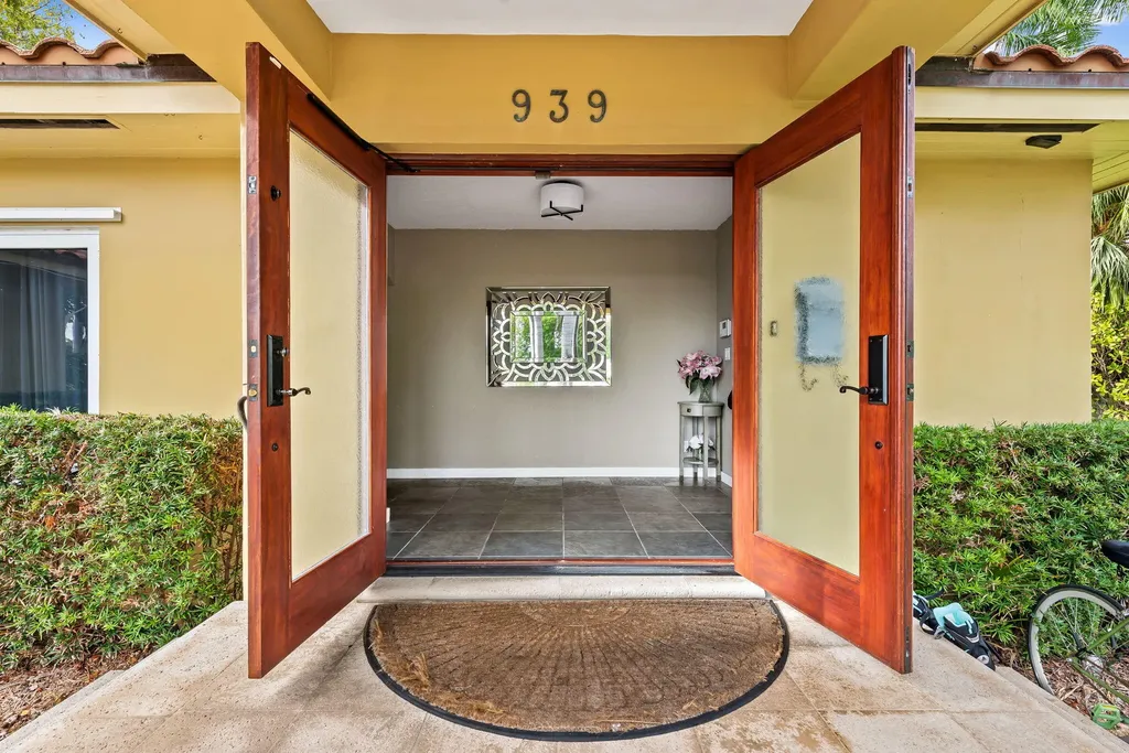 939 Buchanan Street Hollywood FL 33019