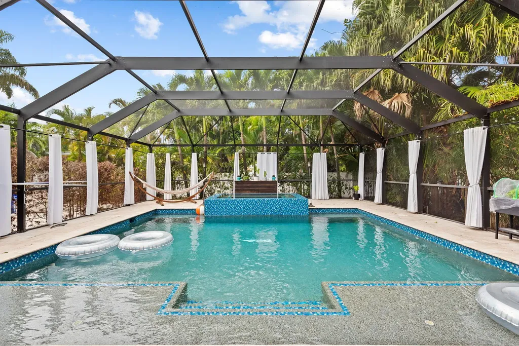 939 Buchanan Street Hollywood FL 33019