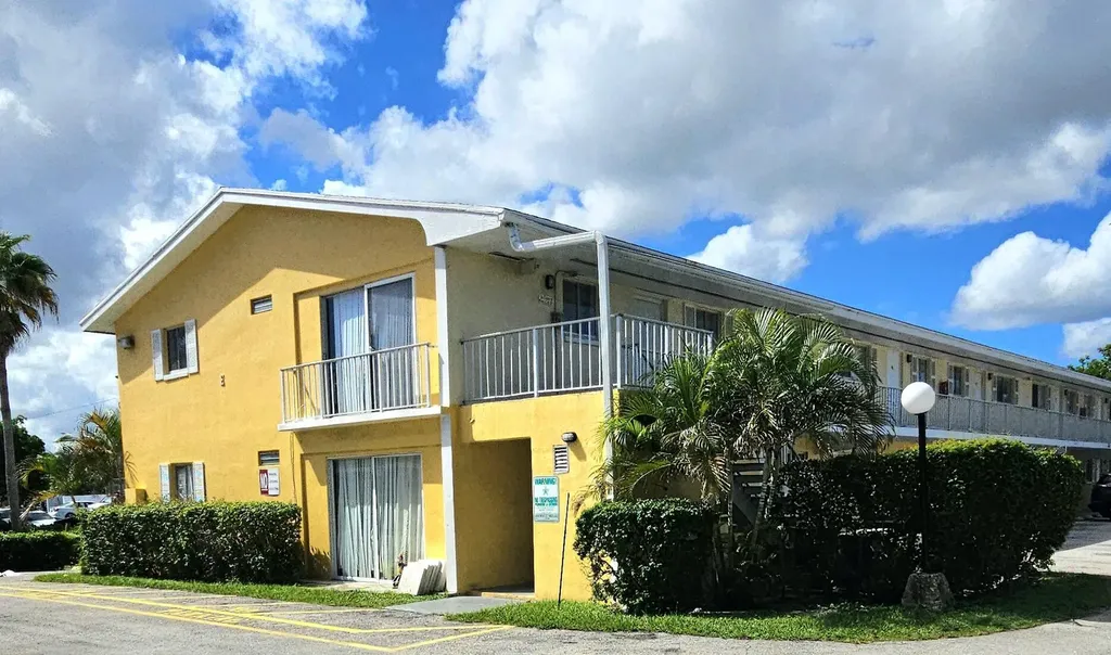 1501 Crescent Circle West Palm Beach FL 33403
